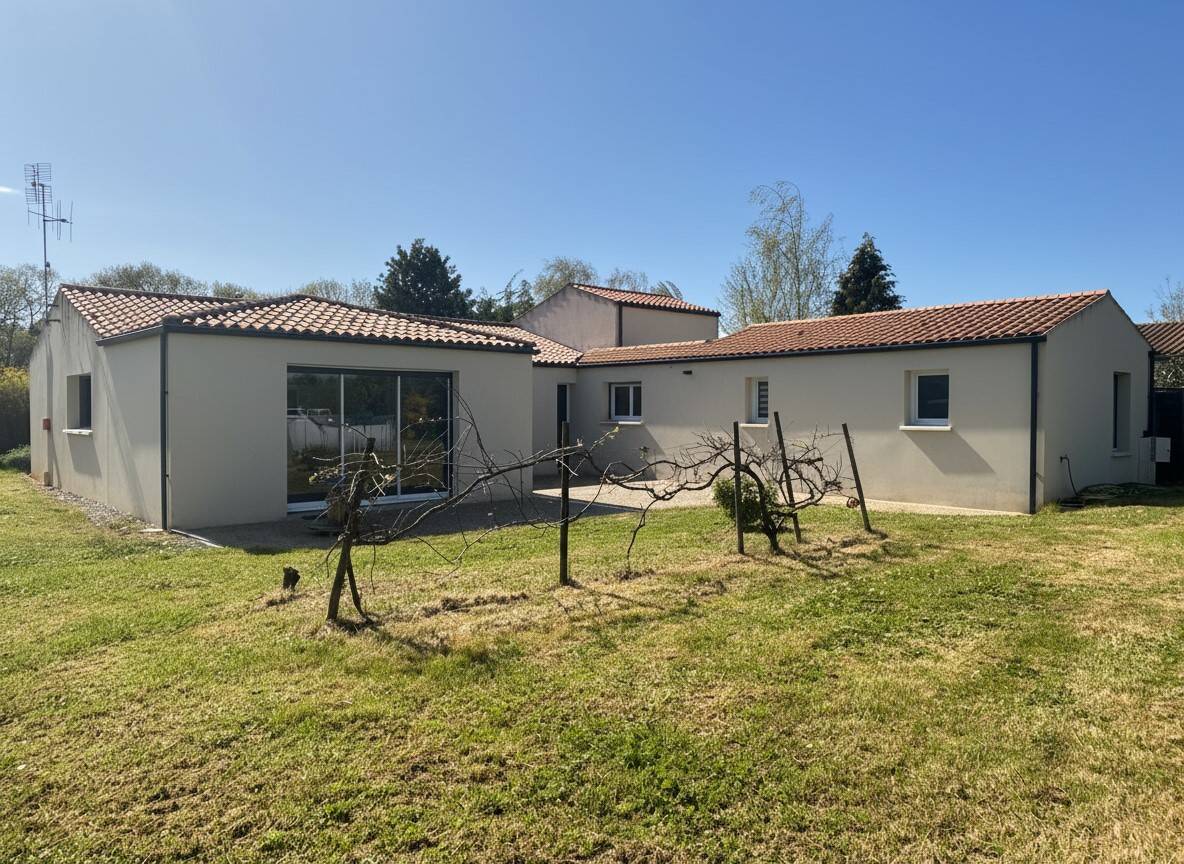 Maison à vendre, 150m², SAINT LAURENT DE LA PREE
