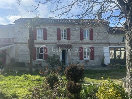 Maison à vendre 245 000 € 5 pièces 4 chambres 169 m² 2 500 m² de terrain Valence 82400