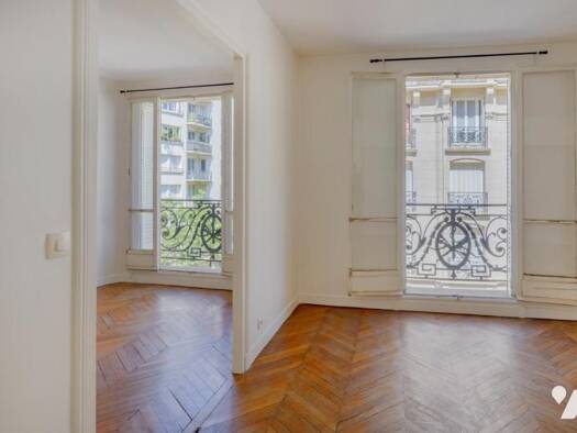 Appartement à vendre 1 075 000 € 5 pièces 3 chambres 100,82 m² Étage 3/6 Paris 15ème arrondissement 75015
