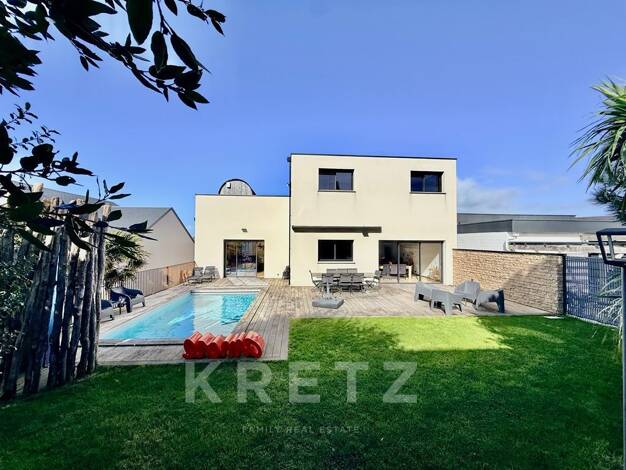 Maison à vendre - Première occupation 1 190 000 € 8 pièces 5 chambres 257 m² 544 m² de terrain Agora Granville 50400