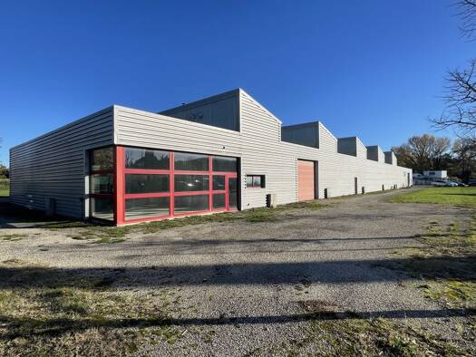 Local d'activités à vendre 790 000 € 1 400 m² d'espace de stockage Valaurie 26230