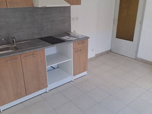 Appartement à louer 540 € 2 pièces 1 chambre 35 m² RDC/1 Auberives-sur-Varèze 38550