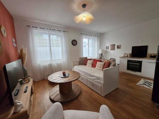 Appartement à vendre 120 000 € 2 pièces 1 chambre 43 m² RDC/5 Marche Vichy 03200