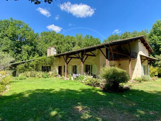 Maison à vendre 572 400 € 9 pièces 5 chambres 324 m² 7 284 m² de terrain Blasimon 33540