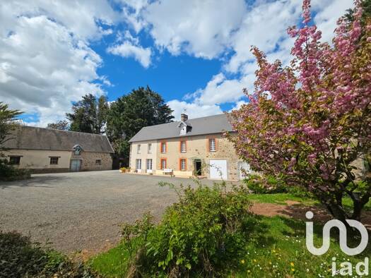 Maison à vendre 243 000 € 9 pièces 7 chambres 247 m² 20 000 m² de terrain Le Mesnil-Aubert 50510