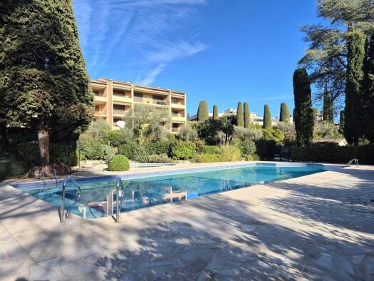 Duplex à vendre 220 000 € 2 pièces 1 chambre 48 m² Étage 1/1 Centre Ville Vence 06140