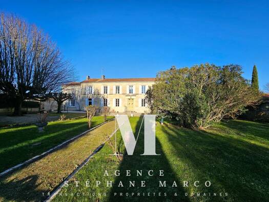 Maison à vendre 449 400 € 10 pièces 5 chambres 283 m² 8 000 m² de terrain Courcerac 17160