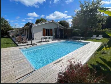 Maison de plain-pied à louer 2 300 € 6 pièces 5 chambres Cestas 33610