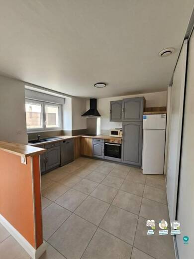Maison à louer 1 050 € 4 pièces 3 chambres 100 m² Saint-Fulgent 85250