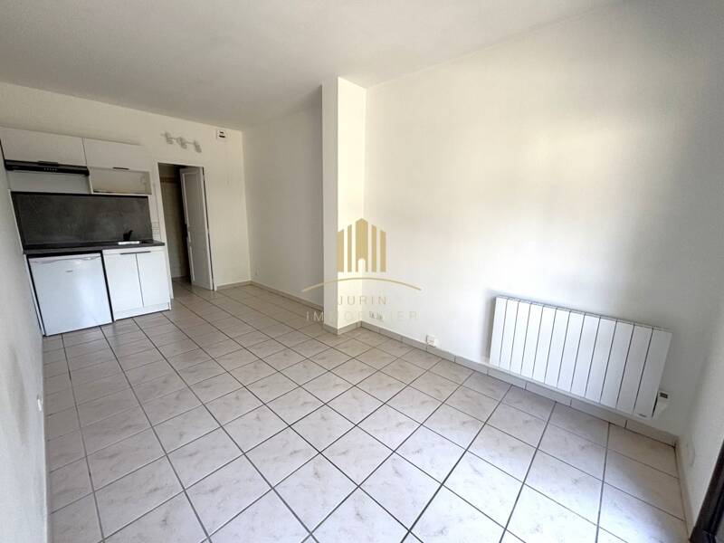 Maison à louer, 18m², SAINT MAUR DES FOSSES