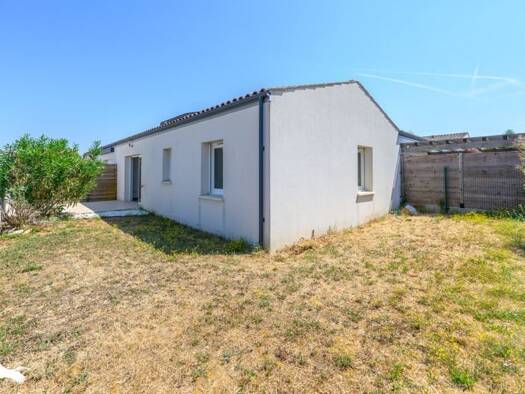 Maison de plain-pied à vendre 278 244 € 3 pièces 2 chambres 63 m² 163 m² de terrain Marsilly 17137