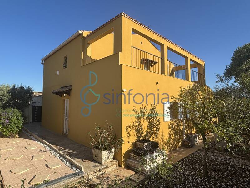 Maison à vendre, 169m², GALLARGUES LE MONTUEUX