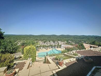 Maison à vendre 698 000 € 8 pièces 6 chambres 223 m² 1 789 m² de terrain Ouest Rochefort-du-Gard 30650