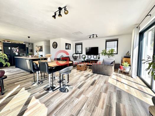 Villa à vendre 580 000 € 4 pièces 3 chambres 115 m² 542 m² de terrain Le Castellet 83330