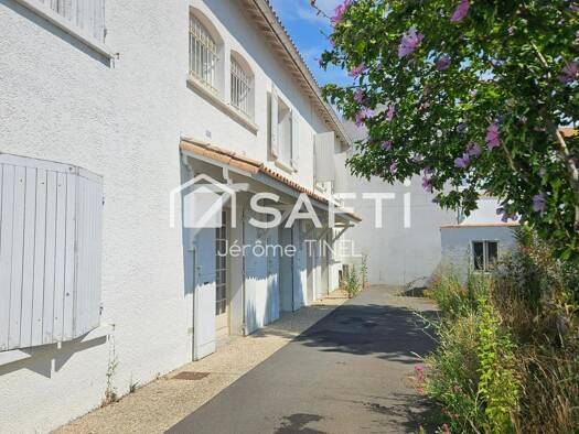 Appartement à vendre 242 900 € 6 pièces 3 chambres 129 m² RDC Breuillet 17920