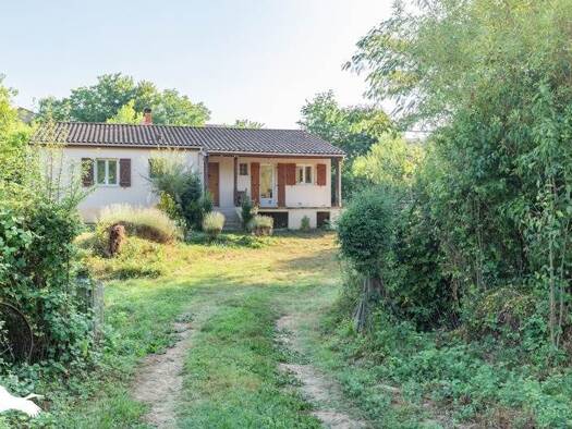 Maison de plain-pied à vendre 189 792 € 4 pièces 3 chambres 105 m² 4 065 m² de terrain Rieucros 09500