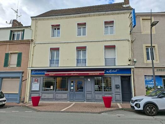 Immeuble à vendre 256 000 € 307 m² Est Blanzy 71450
