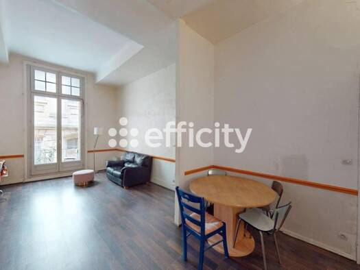 Appartement à vendre 261 900 € 3 pièces 2 chambres 72 m² Étage 1/3 Centre Historique Montpellier 34000