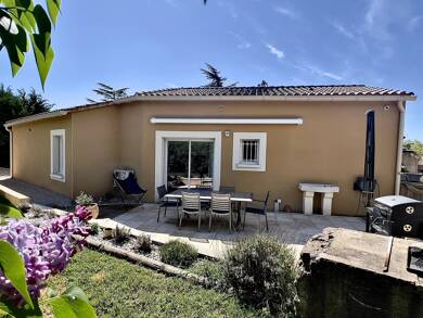 Maison de plain-pied à vendre 375 000 € 5 pièces 3 chambres 101 m² 1 274 m² de terrain Gargas 84400