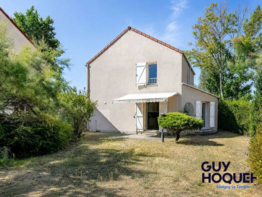 Maison à vendre 329 990 € 5 pièces 4 chambres 96 m² 273 m² de terrain Parc des Sports Savigny-le-Temple 77176