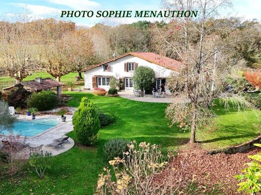 Ferme à vendre 899 000 € 8 pièces 8 chambres 292 m² 7 545 m² de terrain Sainte-Marie-de-Gosse 40390