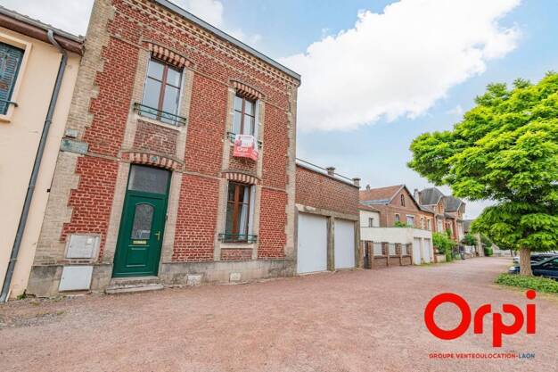 Maison à vendre 212 900 € 6 pièces 4 chambres 156 m² 3 774 m² de terrain Plateau Laon 02000