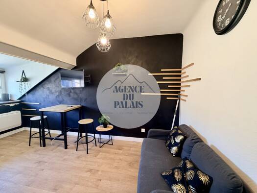 Appartement à louer 450 € 1 pièce 25,9 m² Étage 3/3 Pau 64000