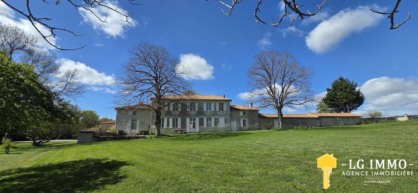 Maison à vendre, 535m², SAINT FORT SUR GIRONDE