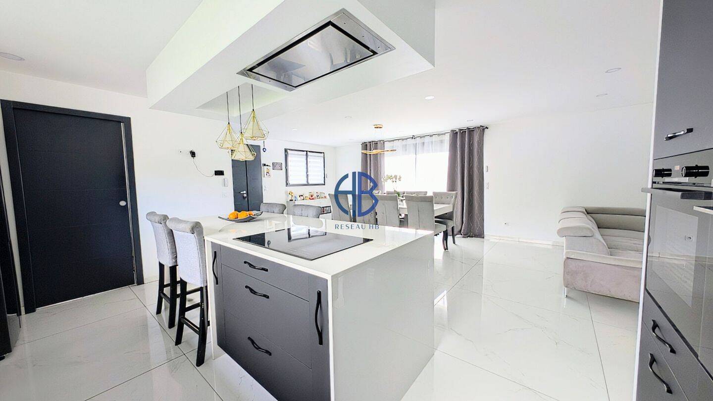 Maison à vendre, 147m², SAINT SIMEON DE BRESSIEUX
