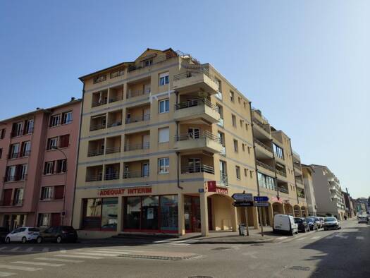 Appartement à louer 800 € 3 pièces 2 chambres 78 m² 2ème étage Centre Ville Est Bourgoin-Jallieu 38300