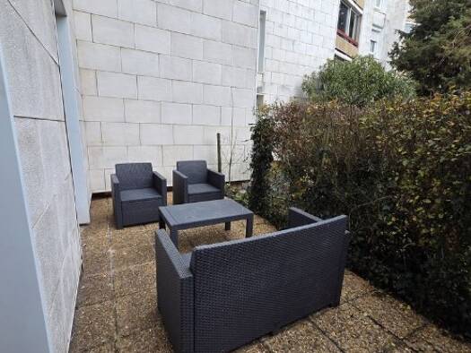 Appartement à louer 750 € 2 pièces 1 chambre 51 m² Cenon 33150