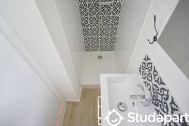 Appartement à louer 480 € 1 pièce 1 chambre 10 m² 1er étage Centre Lille 59000