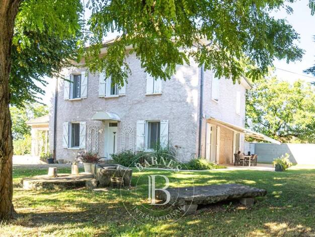 Maison à vendre 449 000 € 6 chambres 236,3 m² Les Abrets en Dauphiné 38490