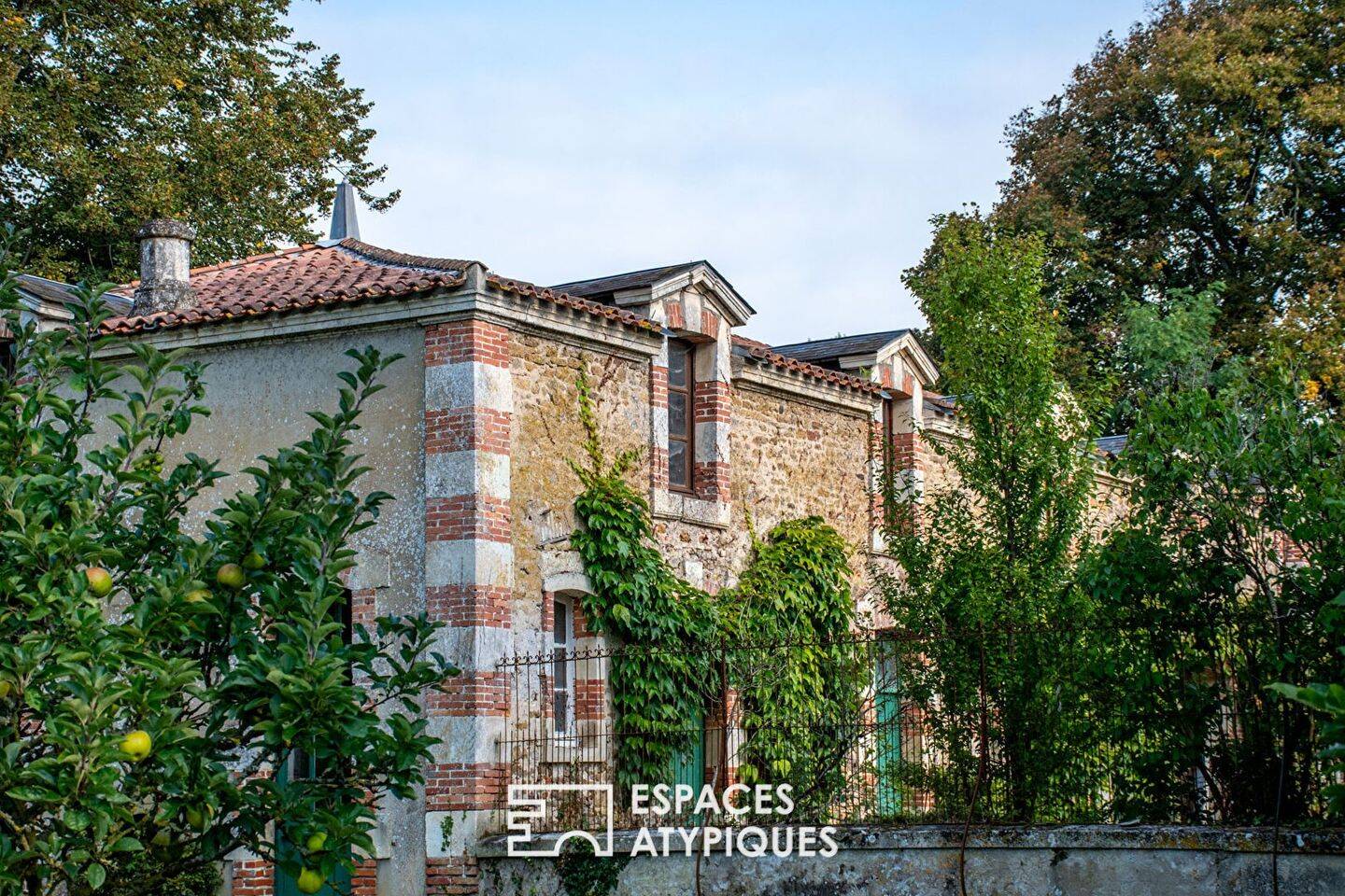 Maison à vendre, 482m², TALMONT SAINT HILAIRE