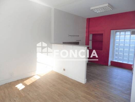 Appartement à louer 800 € 4 pièces 1 chambre 102,9 m² RDC Chinon 37500