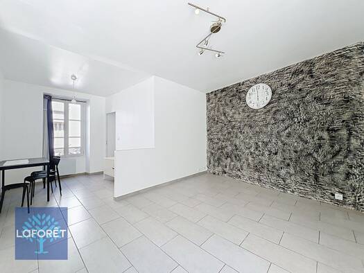 Appartement à vendre 109 000 € 2 pièces 1 chambre 50 m² RDC Rive Droite-Apport Paris Gare Corbeil-Essonnes 91100