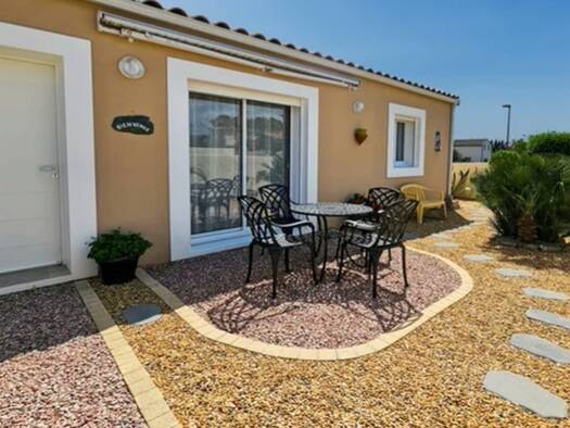 Villa en viager Bouquet 53 750 € 4 pièces 3 chambres 74 m² 524 m² de terrain Siran 34210