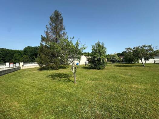 Terrain constructible à vendre 136 500 € 845 m² de terrain Fargues-Saint-Hilaire 33370