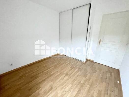 Appartement à louer 899 € 2 pièces 1 chambre 37,6 m² Étage 1/1 Est Gex 01170