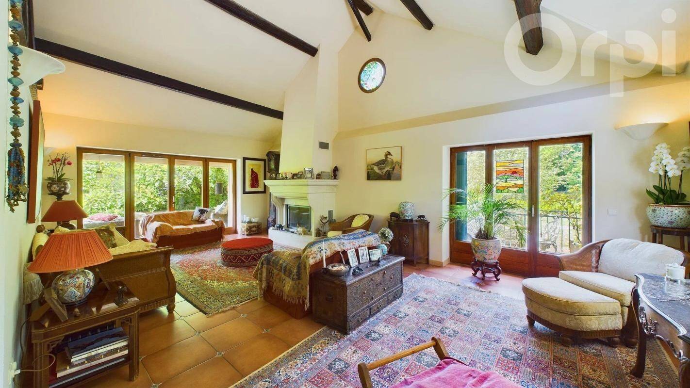 Maison à vendre, 275m², SAINT CERGUES