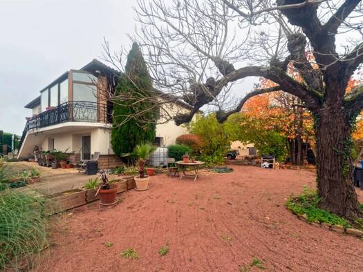 Maison de ville à vendre 325 000 € 8 pièces 5 chambres 157 m² 1 200 m² de terrain Crêches-sur-Saône 71680