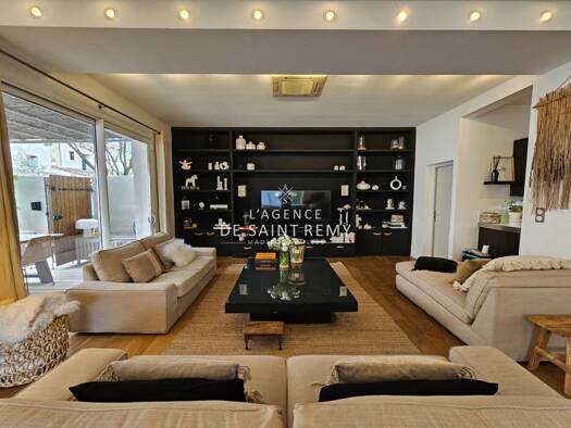 Maison à vendre 3 150 000 € 2 pièces 22 chambres 984,9 m² 1 196 m² de terrain Centre Ville Saint-Rémy-de-Provence 13210