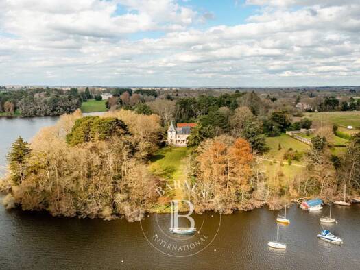 Maison à vendre 2 750 000 € 10 pièces 6 chambres 627 m² 55 000 m² de terrain Carquefou Est-Hors Agglo Carquefou 44470