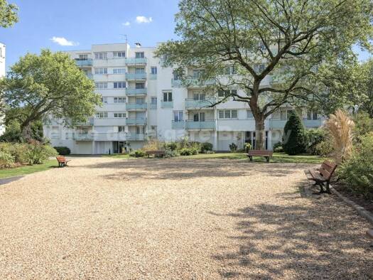 Appartement à vendre 185 000 € 3 pièces 2 chambres 65 m² Étage 6/6 Gambetta-Brossolette-Gare Yerres 91330