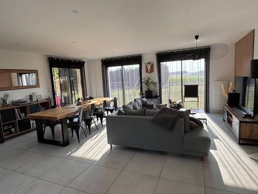 Maison de plain-pied à vendre - Première occupation 238 000 € 5 pièces 3 chambres 105 m² 1 226 m² de terrain Saint-Eulien 52100