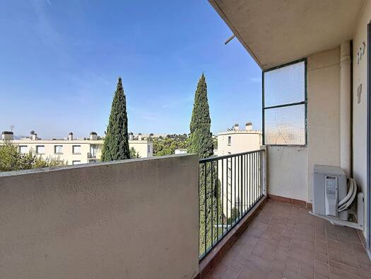 Appartement à vendre 168 000 € 4 pièces 3 chambres 63 m² Étage 3/4 Saint Jérôme Marseille 13ème arrondissement 13013