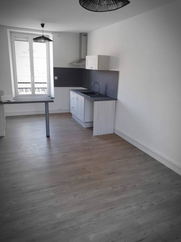 Duplex à louer 580 € 2 pièces 1 chambre 39 m² Dernier étage, Étage 1/1 Saint-Georges-de-Commiers 38450