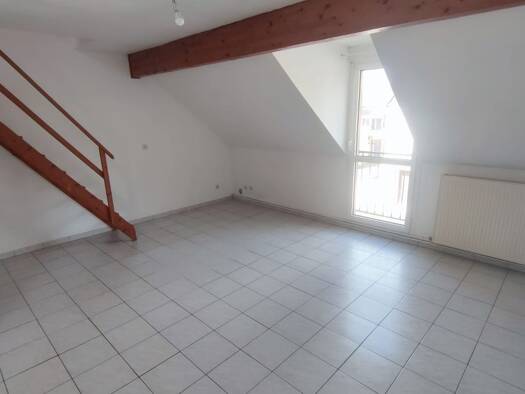 Appartement à louer 692 € 2 pièces 1 chambre 34 m² RDC Bas Maule 78580