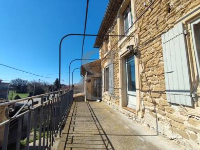 Ferme à vendre 199 000 € 3 pièces 2 chambres 82,5 m² 275 m² de terrain Grillon 84600
