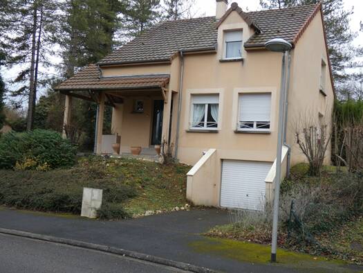 Maison à vendre 227 750 € 5 pièces 4 chambres 125 m² 888 m² de terrain Pignoux Bourges 18000